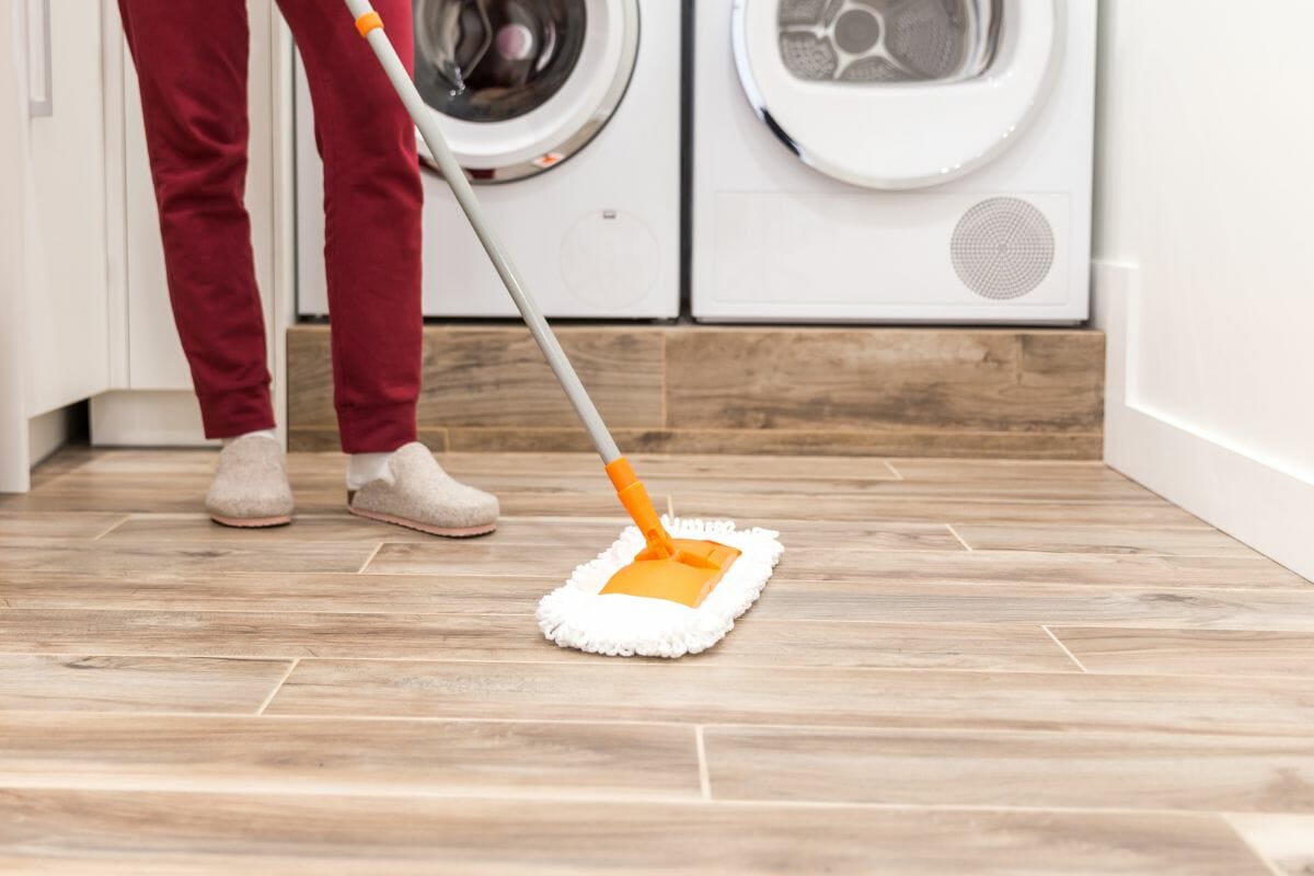 How to Mop Your Floors Using Laundry Detergent