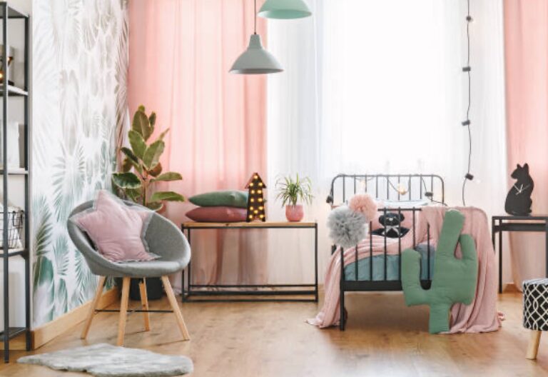 Ultimate Wallpaper Guide: How to Use Wallpaper Effectively for Your Decor Screen Shot 2024 09 21 at 5.02.56 pm